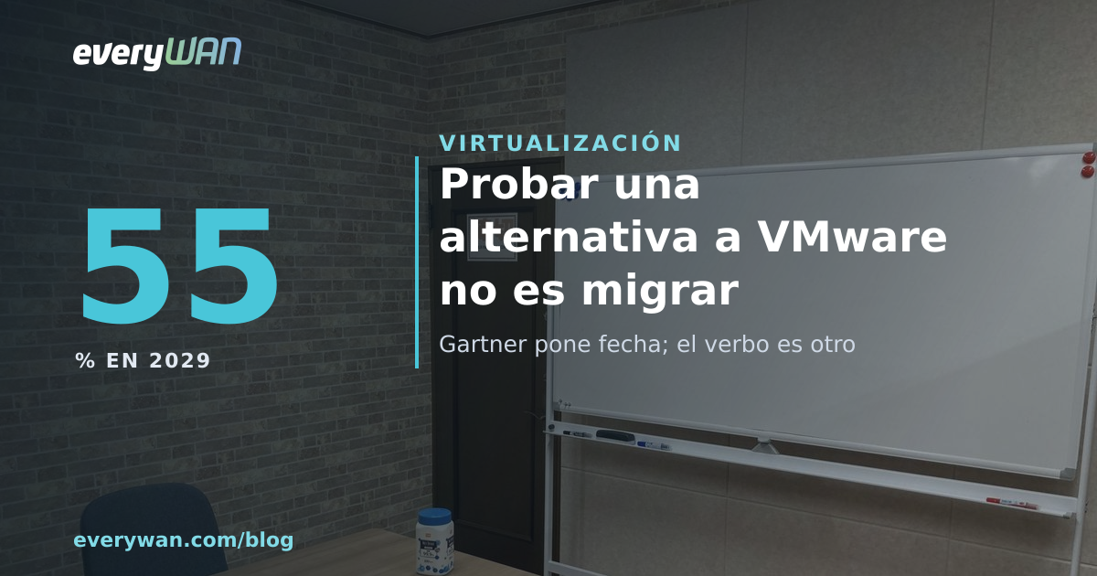 Frontal de varios servidores de rack apilados, con sus bandejas de disco etiquetadas y los pilotos de estado encendidos