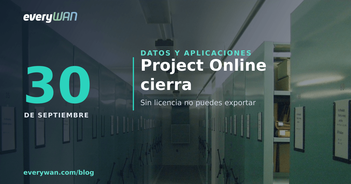 Passadís d'un dipòsit d'arxiu amb prestatgeries mòbils tancades i caixes de documentació